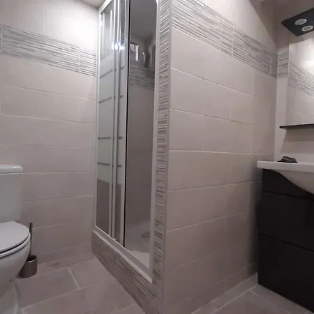 3 Pieces Neuf 65 M² Apartment *